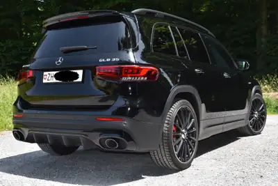 Mercedes-Benz GLB 35 AMG — SUV 7 places sportif, 306 ch et toit panoramique — detail