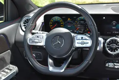 Mercedes-Benz GLB 35 AMG — SUV 7 places sportif, 306 ch et toit panoramique — Thumbnail 12