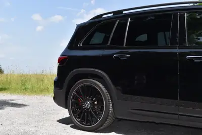 Mercedes-Benz GLB 35 AMG — SUV 7 places sportif, 306 ch et toit panoramique — Thumbnail 11