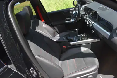 Mercedes-Benz GLB 35 AMG — SUV 7 places sportif, 306 ch et toit panoramique — Thumbnail 18