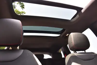 Mercedes-Benz GLB 35 AMG — SUV 7 places sportif, 306 ch et toit panoramique — Thumbnail 29