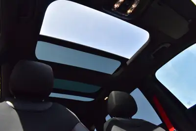 Mercedes-Benz GLB 35 AMG — SUV 7 places sportif, 306 ch et toit panoramique — Thumbnail 28
