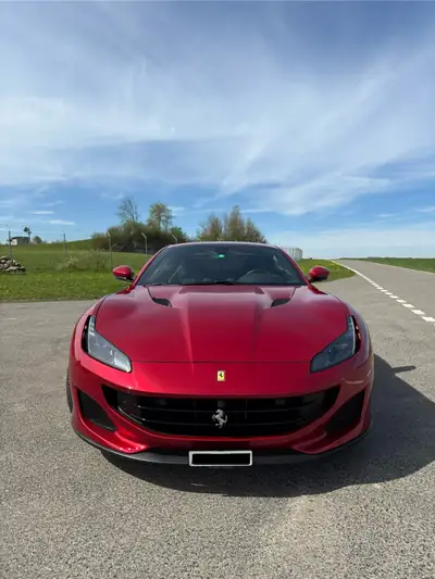 Ferrari Portofino 3.9 V8 T — Cabriolet de prestige, 600 ch et 16'000 km seulement — Miniatura 9