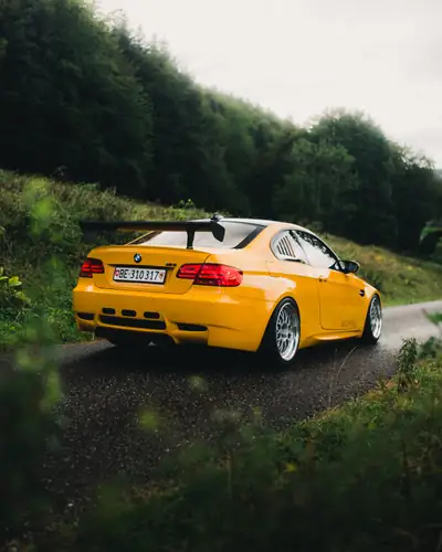 BMW M3 Coupé DSG — Sportive légendaire 420 ch, teinte jaune exclusive — cruscotto