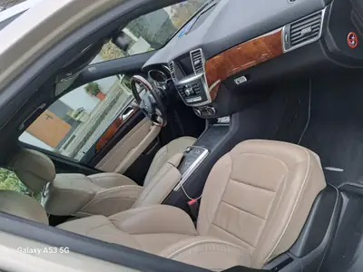 Mercedes-Benz ML 350 BlueTEC 4Matic — SUV premium diesel, 4x4 intégral et sans sinistre — dettaglio