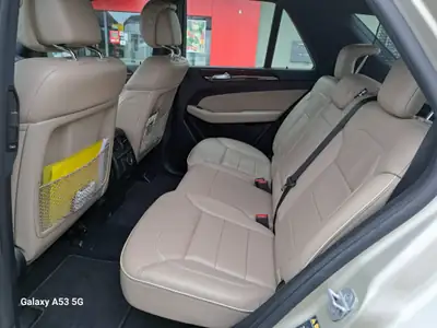 Mercedes-Benz ML 350 BlueTEC 4Matic — SUV premium diesel, 4x4 intégral et sans sinistre — Miniatura 11