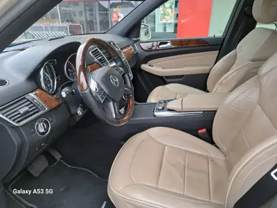 Mercedes-Benz ML 350 BlueTEC 4Matic — SUV premium diesel, 4x4 intégral et sans sinistre — Miniatura 15