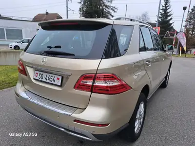 Mercedes-Benz ML 350 BlueTEC 4Matic — SUV premium diesel, 4x4 intégral et sans sinistre — Miniatura 14