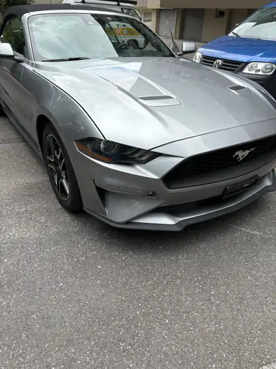 Ford Mustang Convertible 2.3 — Le mythe américain décapotable, 95'000 km seulement — cruscotto