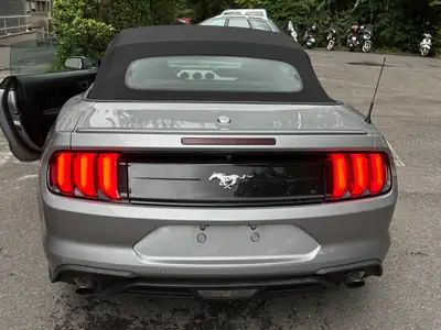 Ford Mustang Convertible 2.3 — Le mythe américain décapotable, 95'000 km seulement — Miniatura 8