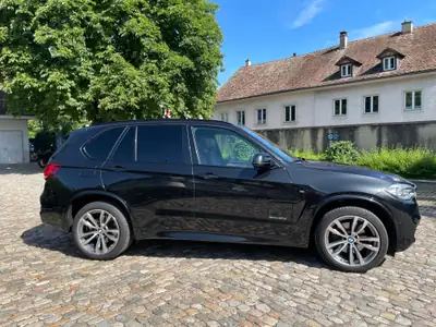BMW X5 xDrive 40d — SUV premium diesel, pneus été/hiver inclus — interni