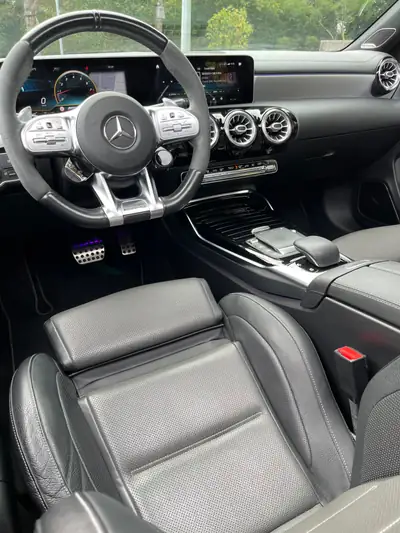 Mercedes-AMG A 45 S 4Matic+ — 422 ch, Haute Performance compacte suivie Mercedes — Miniatur 9