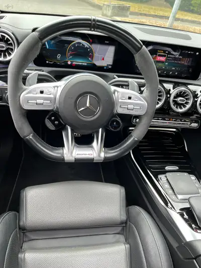 Mercedes-AMG A 45 S 4Matic+ — 422 ch, Haute Performance compacte suivie Mercedes — Miniatur 10