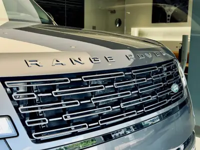 Land Rover Range Rover P530 — SUV prestige V8 530 ch, état impeccable — tableau de bord