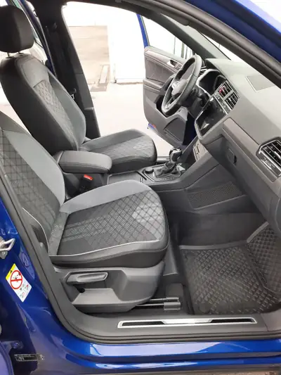 VW Tiguan 2.0 TDI R-Line 4Motion — SUV robuste, 200 ch et transmission intégrale — Armaturenbrett