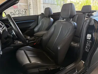 BMW M235i xDrive Cabriolet — 326 ch, Quatre roues motrices, Roadster sportif — Miniature 10