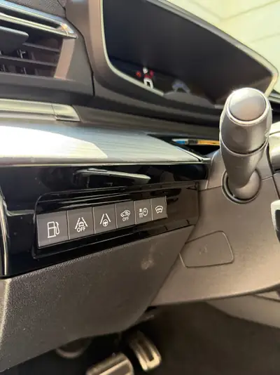 Peugeot 508 SW Hybrid4 360 e — Break hybride rechargeable, 31 000 km seulement — Miniature 12