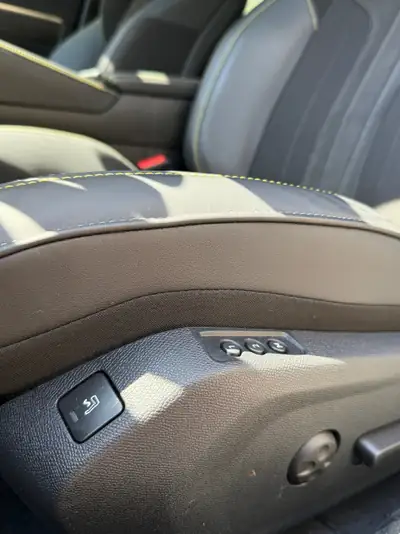 Peugeot 508 SW Hybrid4 360 e — Break hybride rechargeable, 31 000 km seulement — Miniature 11