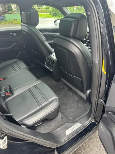 Porsche Cayenne E-Hybrid — SUV haute performance, technologie hybride rechargeable — Miniatura 10