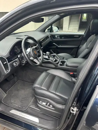 Porsche Cayenne E-Hybrid — SUV haute performance, technologie hybride rechargeable — Miniatura 15