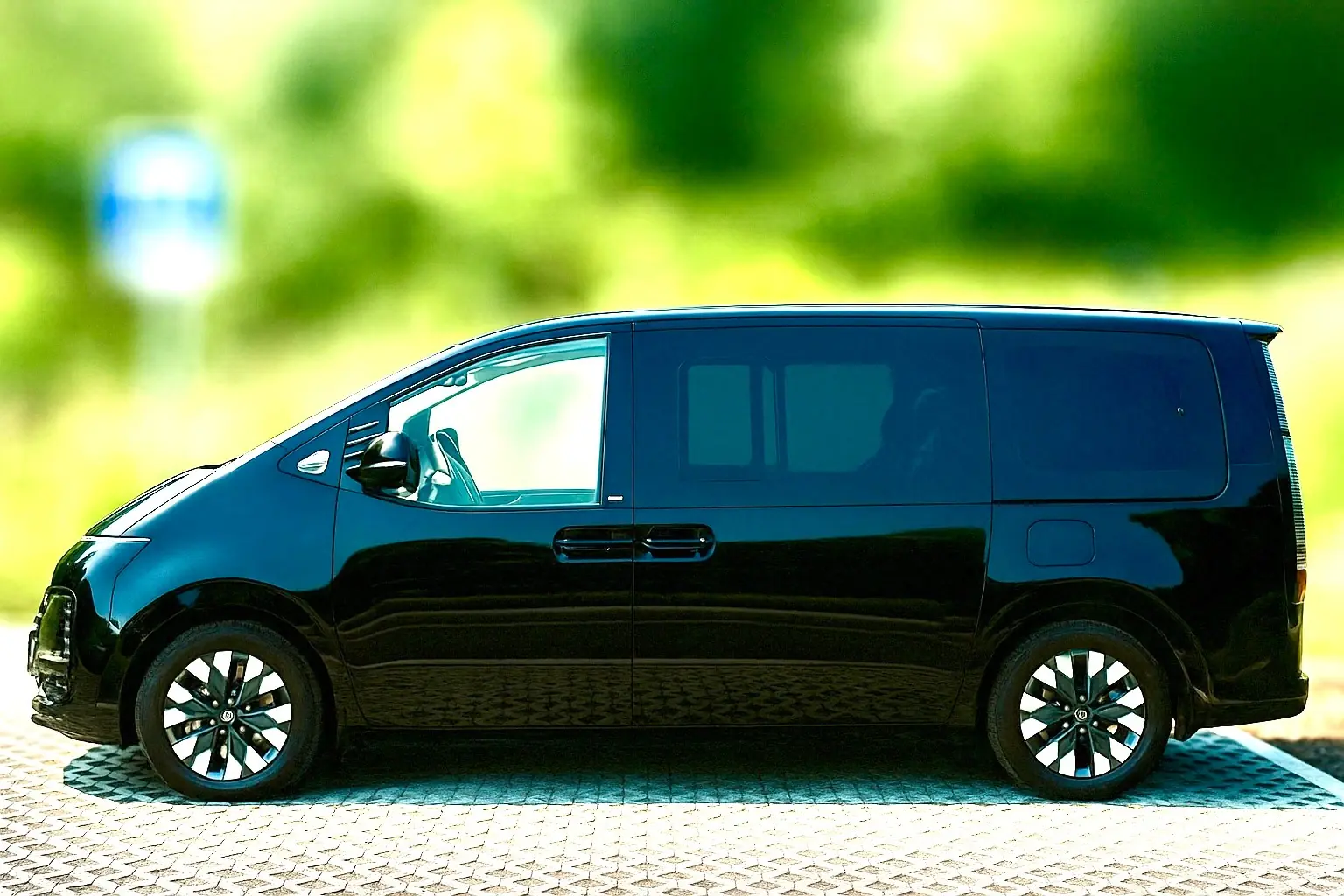 Hyundai Staria 2022 occasion Adliswil — 4