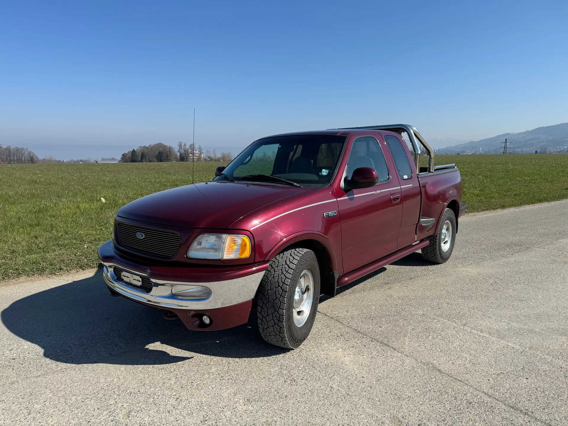 Ford F-150 Pickup — Légendaire américain 4x4, motorisation 250 ch et équipement Laramie cuir