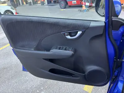Honda Jazz 1.3i Hybrid Comfort CVT — Citadine économe et fiable, sans accident — Thumbnail 12