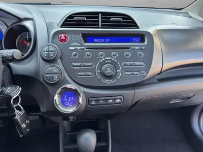Honda Jazz 1.3i Hybrid Comfort CVT — Citadine économe et fiable, sans accident — Thumbnail 15