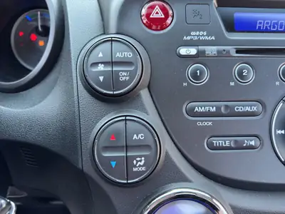 Honda Jazz 1.3i Hybrid Comfort CVT — Citadine économe et fiable, sans accident — Thumbnail 16
