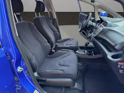 Honda Jazz 1.3i Hybrid Comfort CVT — Citadine économe et fiable, sans accident — Thumbnail 17