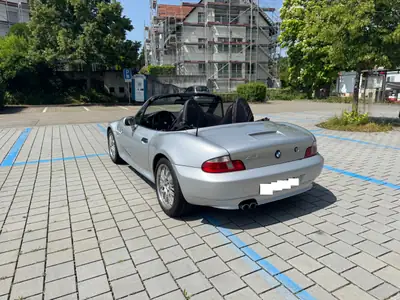 BMW Z3 3.0i Roadster 2001 — Cabriolet sportif essence, 231 ch et transmission manuelle — Miniatur 9