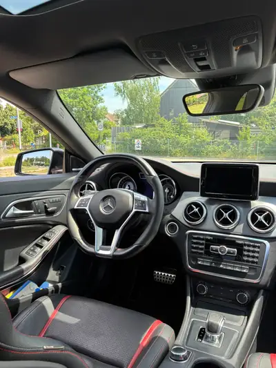 Mercedes-Benz CLA 45 AMG 4Matic — 360 ch, Performance et élégance sportive — Thumbnail 8