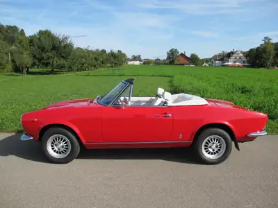 FIAT 124 Spider Sport — Cabriolet rétro 1974, 100 ch, sans accident — tableau de bord