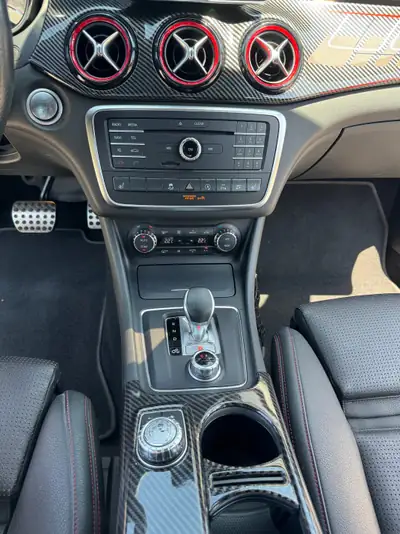 Mercedes-Benz GLA 45 AMG 4Matic — SUV sportif 381 ch, traction intégrale — Thumbnail 13