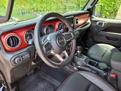 Jeep Wrangler 2.0 Rubicon Automatic — SUV légendaire, 8400 km, garantie Quality1 — intérieur