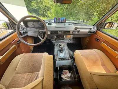 Land Rover Range Rover 1986 — Légendaire Unikat Emil Frey, véhicule vétéran d'exception — Miniature 11
