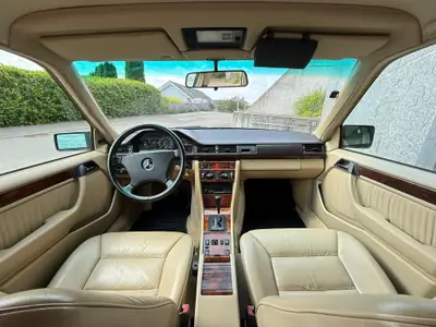 Mercedes-Benz E 300 Combi — Le premier break 4x4 de la marque, état impeccable — Heckansicht