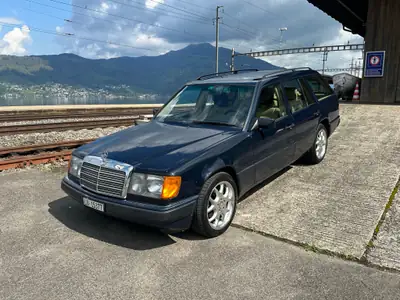 Mercedes-Benz E 300 Combi — Le premier break 4x4 de la marque, état impeccable — Miniatur 7