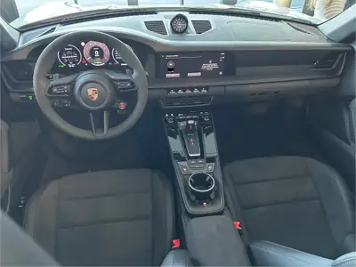Porsche 911 Carrera 4 GTS Cabrio — Roadster haute performance, 541 ch, quasi neuf — Thumbnail 10
