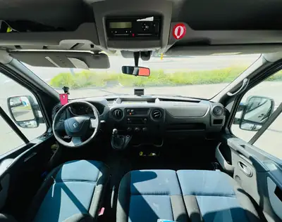 Renault Master dCi125 — Minibus 17 places, motorisation robuste et kilométrage contrôlé — interni
