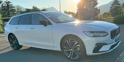 Volvo V90 T8 eAWD Plug-in Hybrid — Luxe scandinave et motorisation écologique — Seitenansicht