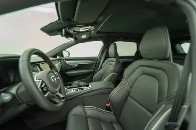 Volvo V90 T8 eAWD Plug-in Hybrid — Luxe scandinave et motorisation écologique — Miniatur 8