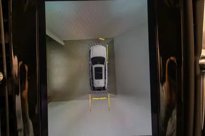 Volvo V90 T8 eAWD Plug-in Hybrid — Luxe scandinave et motorisation écologique — Miniatur 13