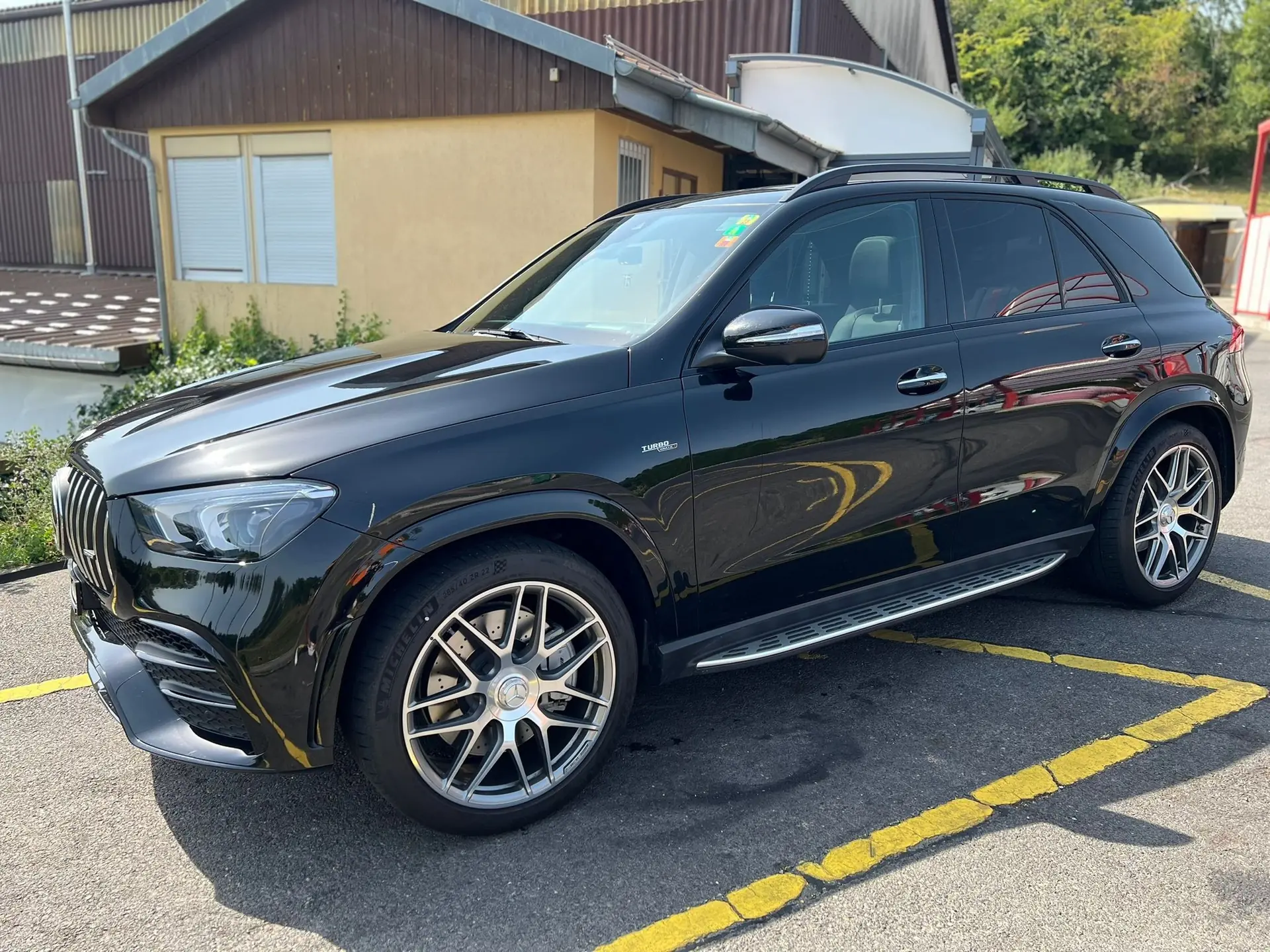 Mercedes-Benz GLE 53 AMG — SUV premium hybride 435 ch, 25 500 km seulement