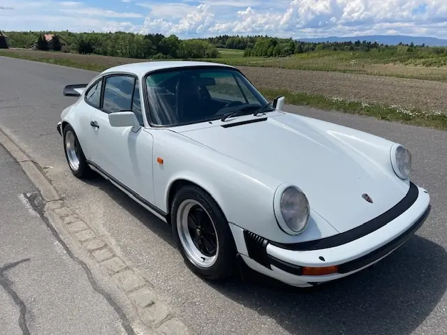 Porsche 911 Carrera 1986 — Coupé sportif mythique, 256'000 km, sans accident — Außenansicht