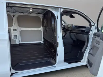 Ford Transit Custom Van 300 L2H1 — Utilitaire neuf, charge utile 964 kg, équipé caméra — Miniatura 16