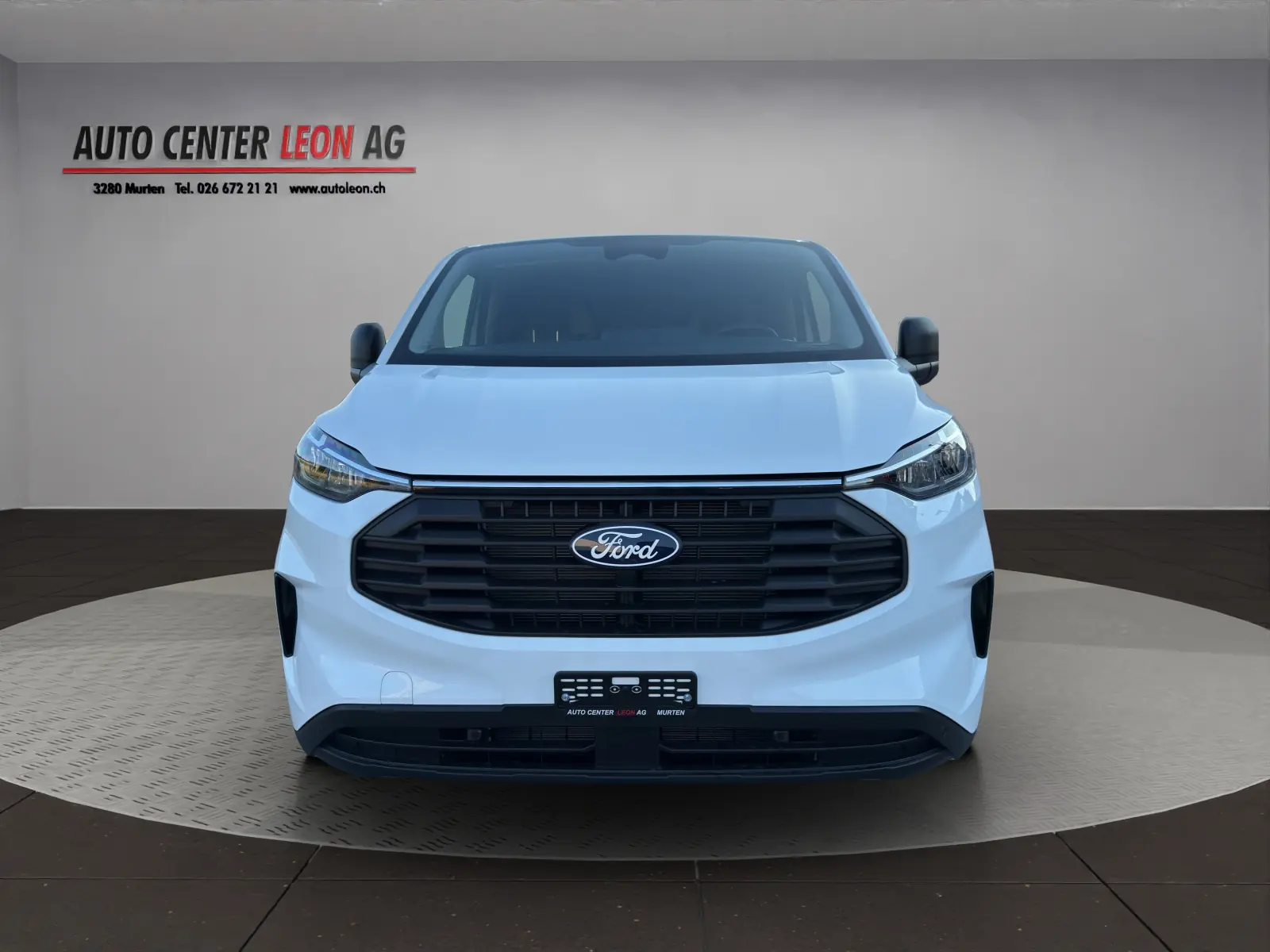 Ford Transit Custom Van 300 L2H1 — Utilitaire neuf, charge utile 964 kg, caméra et climatisation