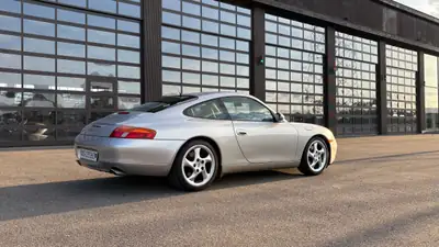 Porsche 911 3.4 Carrera 1997 — Icône sportive, 300 ch purs et service récent — tableau de bord