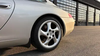 Porsche 911 3.4 Carrera 1997 — Icône sportive, 300 ch purs et service récent — Miniature 7