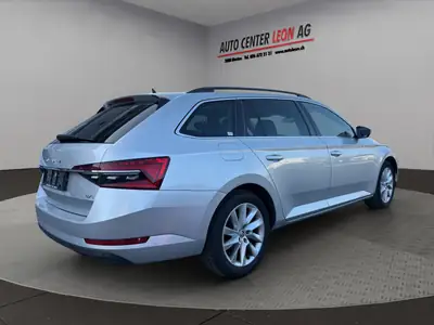 Skoda Superb Combi 2.0 TDi Ambition 4x4 — Break premium, 200 ch et transmission DSG — détail
